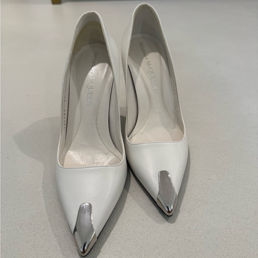 Alexander McQueen White Heels with Silver Tips
